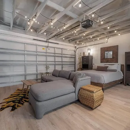 Ultimate Man Cave Garage Studio Minutes To Whatever You Do Tampa Extérieur photo