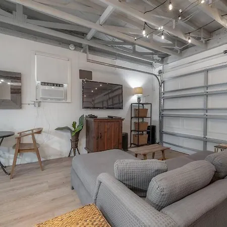 Ultimate Man Cave Garage Studio Minutes To Whatever You Do Tampa Extérieur photo