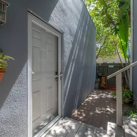 Ultimate Man Cave Garage Studio Minutes To Whatever You Do Tampa Extérieur photo