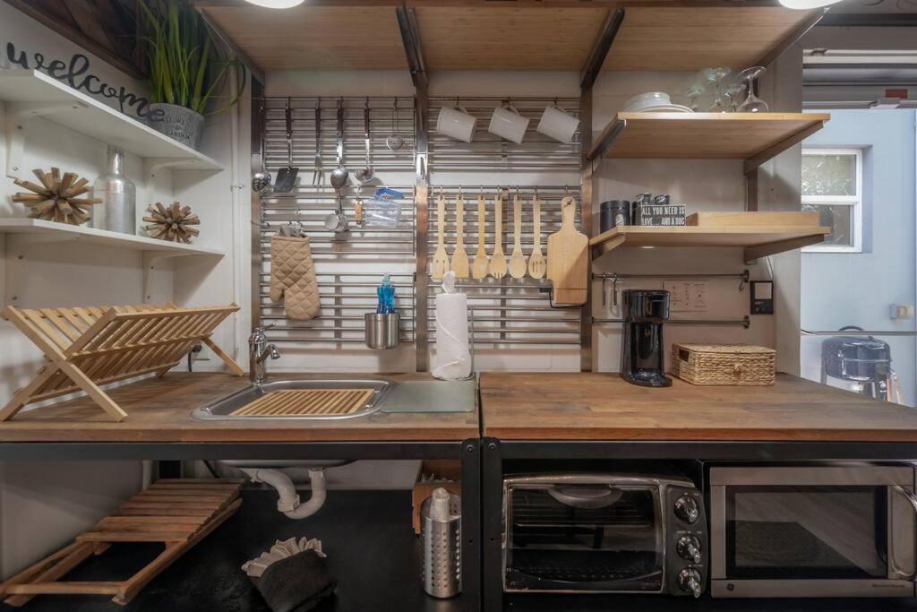 Ultimate Man Cave Garage Minutes To Whatever Do Hébergement de vacances