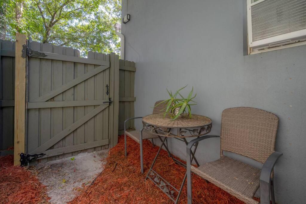 Ultimate Man Cave Garage Minutes To Whatever Do Hébergement de vacances Tampa
